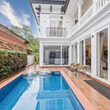 Trezora 1 Luxury 4Bhk Villa With Pool In Assagaon